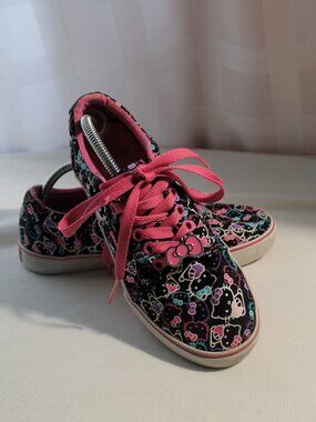 Hello Kitty Vans with Bow Charms Size 6